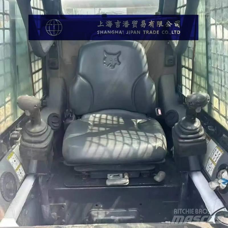 Bobcat S 330  스키드로더
