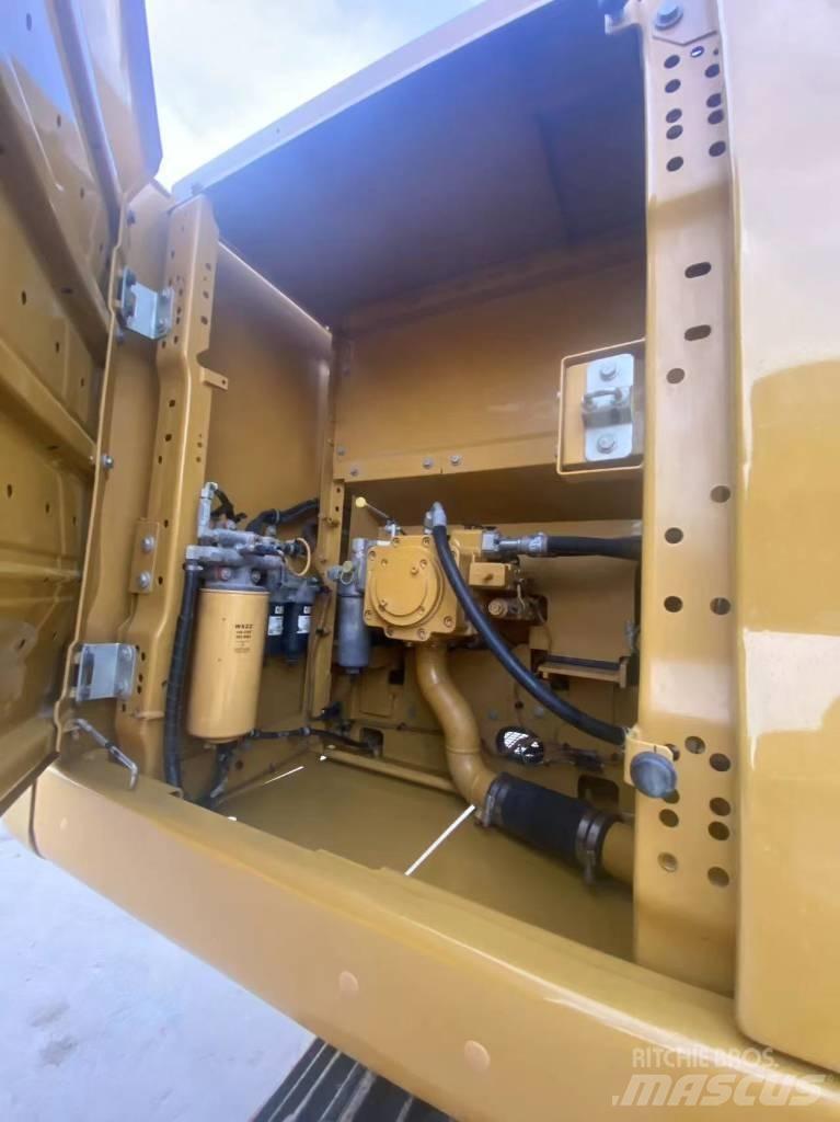 CAT CAT320GC 대형 굴삭기 29톤 이상