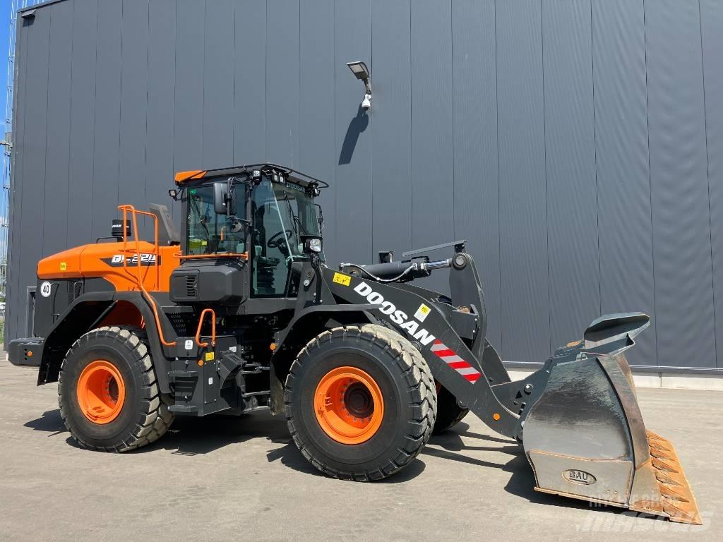 Doosan DL 320-7  휠로우더