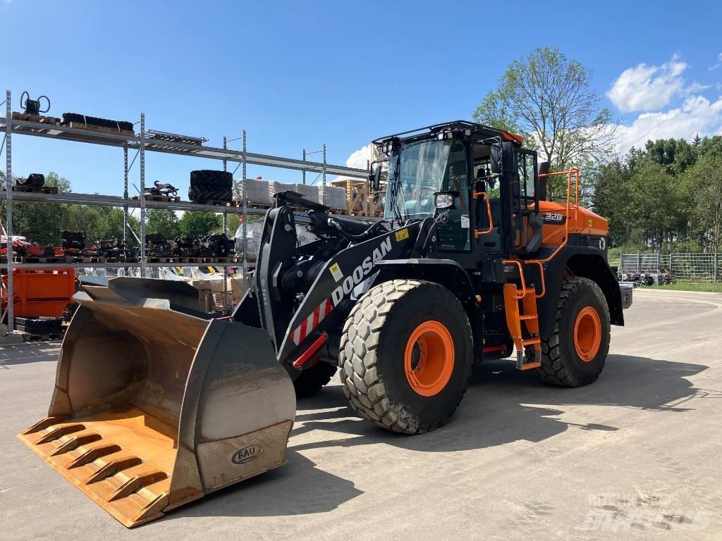 Doosan DL 320-7  휠로우더