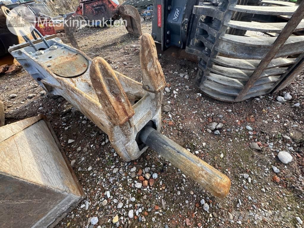 NPK DC-25 브레이커