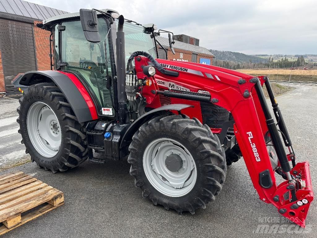 Massey Ferguson 5713 트랙터