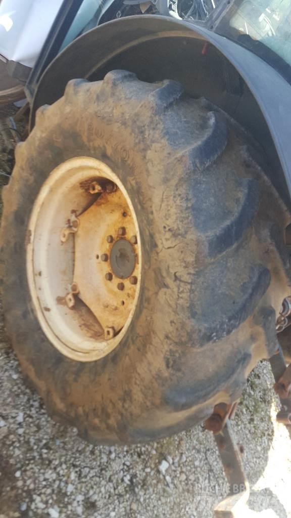  Pneus 420/70R24 타이어, 휠 및 림
