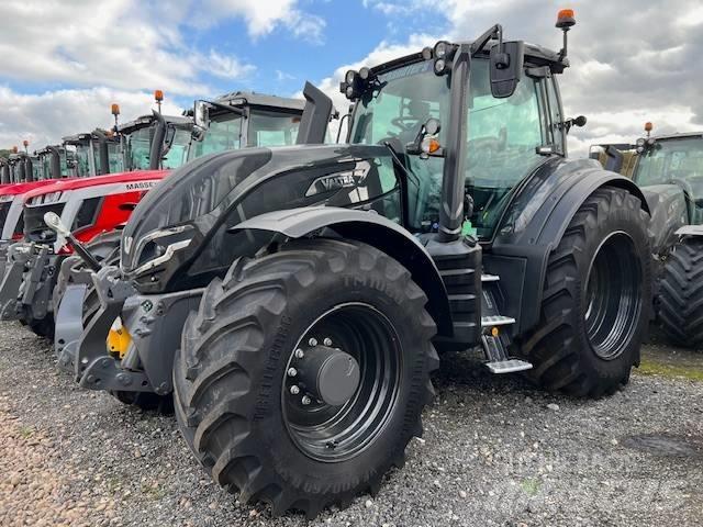 Valtra T215A 트랙터