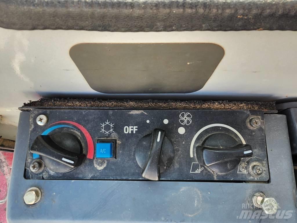 Takeuchi TB 180 FR 대형 굴삭기 29톤 이상