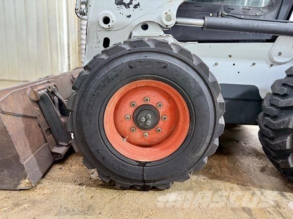 Bobcat S630  스키드로더