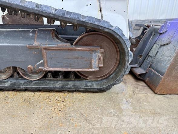Bobcat T590  스키드로더