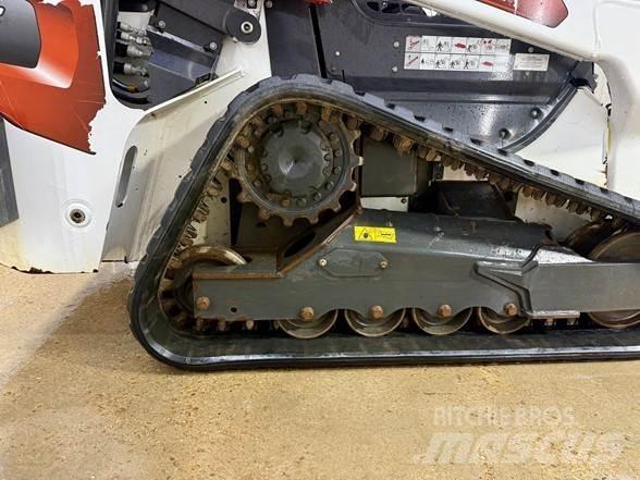 Bobcat T66  스키드로더