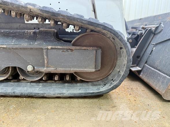Bobcat T770  스키드로더