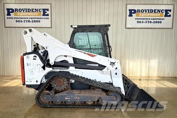 Bobcat T870  스키드로더