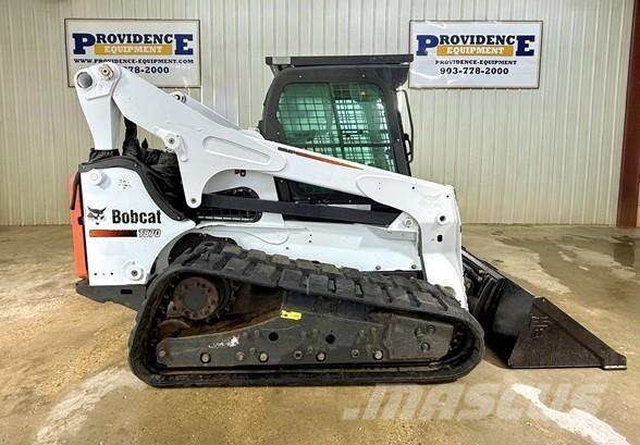 Bobcat T870  스키드로더