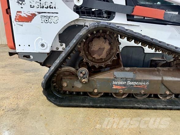 Bobcat T870  스키드로더