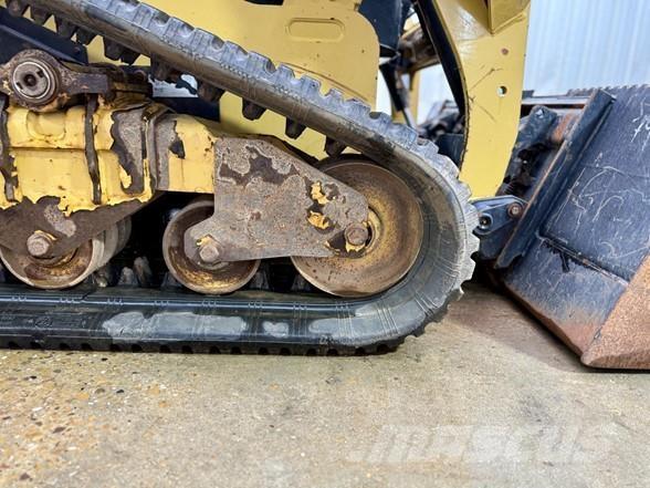 CAT 249D  스키드로더