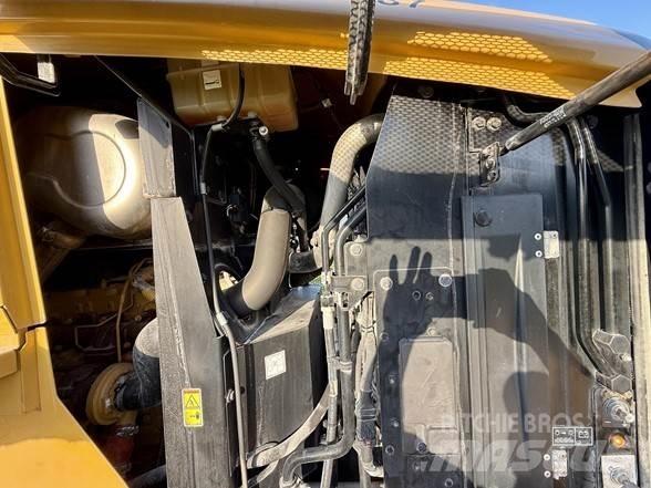 CAT 938M  휠로우더