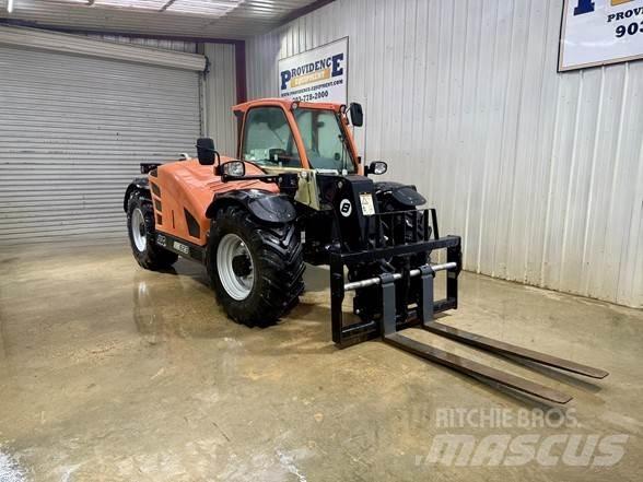 JLG 823 텔러 핸들러
