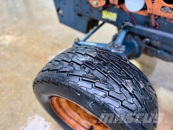 Kubota B7100 트랙터