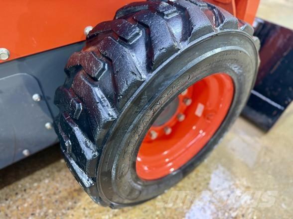 Kubota SSV65  스키드로더