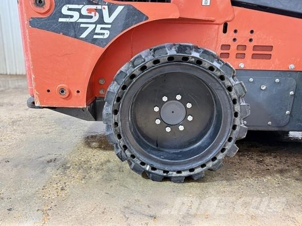 Kubota SSV75  스키드로더