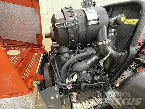 Kubota ZD1211 회전식 잔디깎기