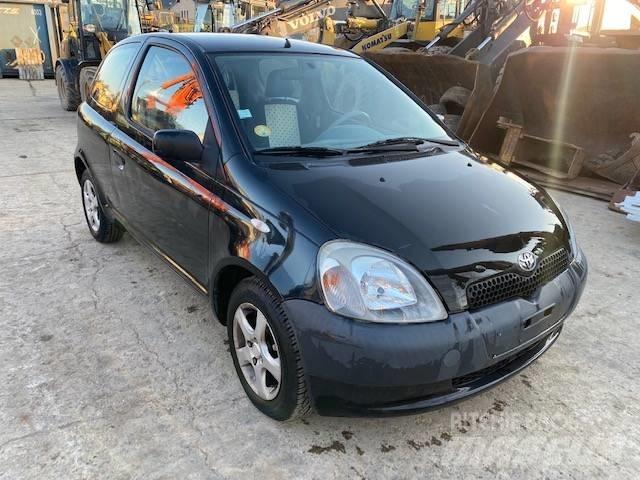 Toyota Yaris 자동차