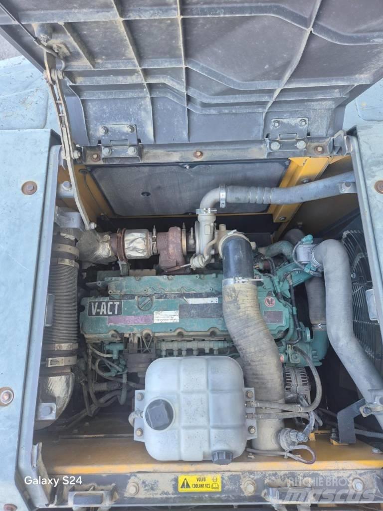 Volvo EC 300 EL 대형 굴삭기 29톤 이상