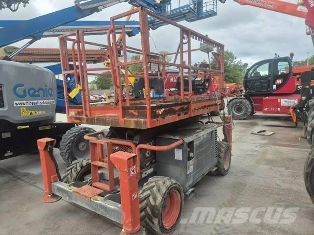 SkyJack 6832RT 가위형 리프트