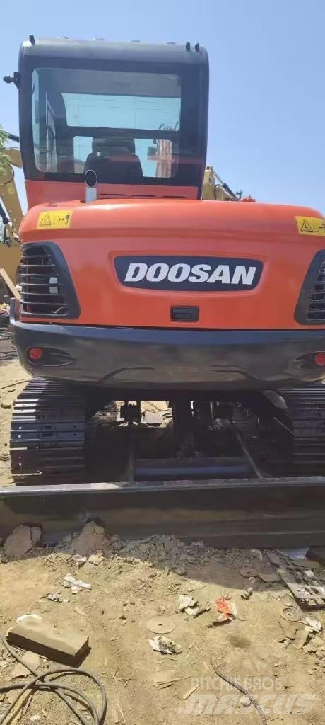 Doosan DX60 소형 굴삭기 7톤 미만