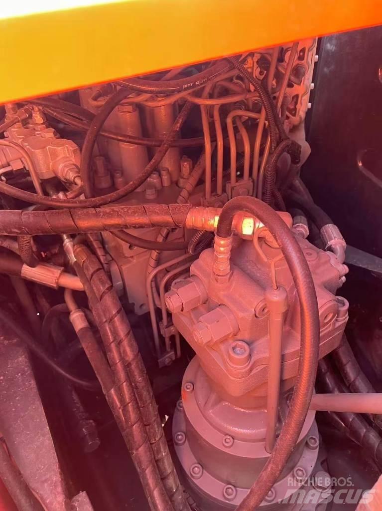 Hitachi 120 대형 굴삭기 29톤 이상