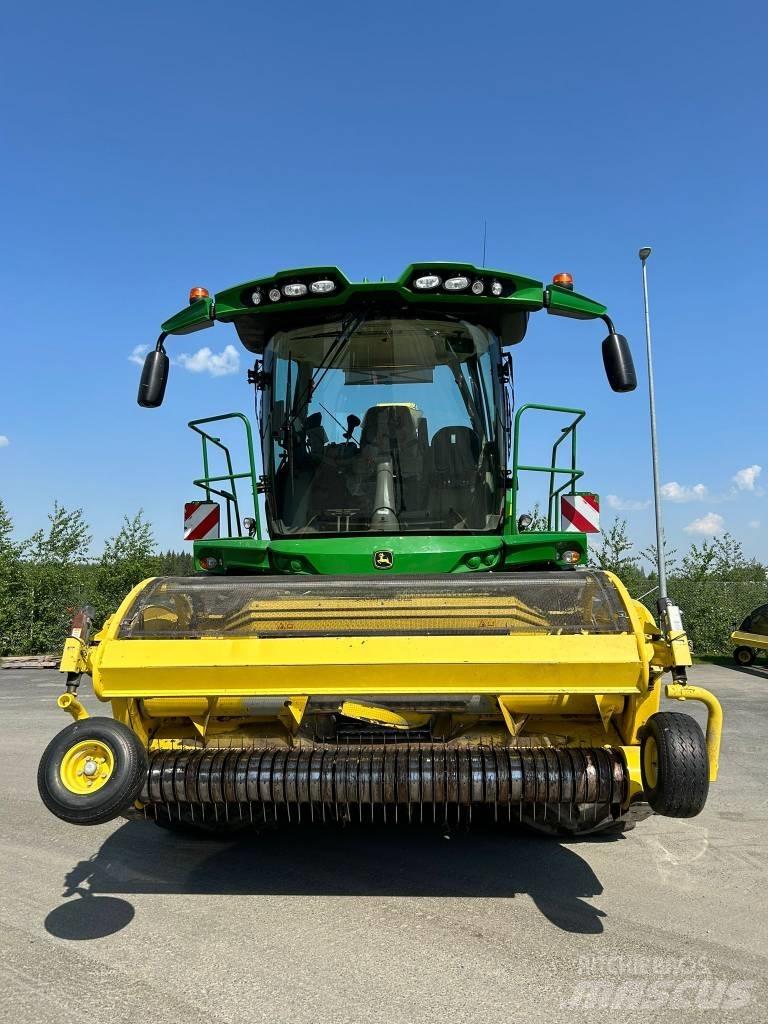 John Deere 8300i 자동 초지기계
