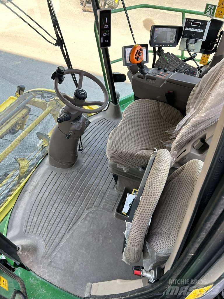 John Deere 8300i 자동 초지기계
