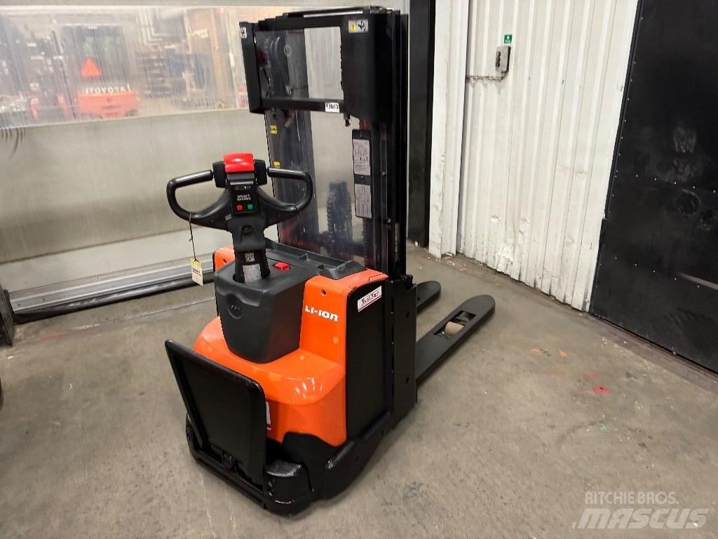 Toyota SWE120L 포크리프트