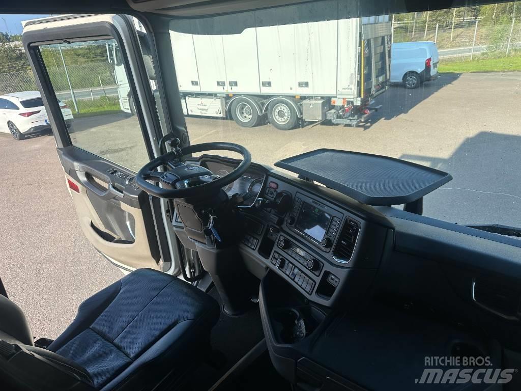 Scania R520B6X2NB 탑차 트럭
