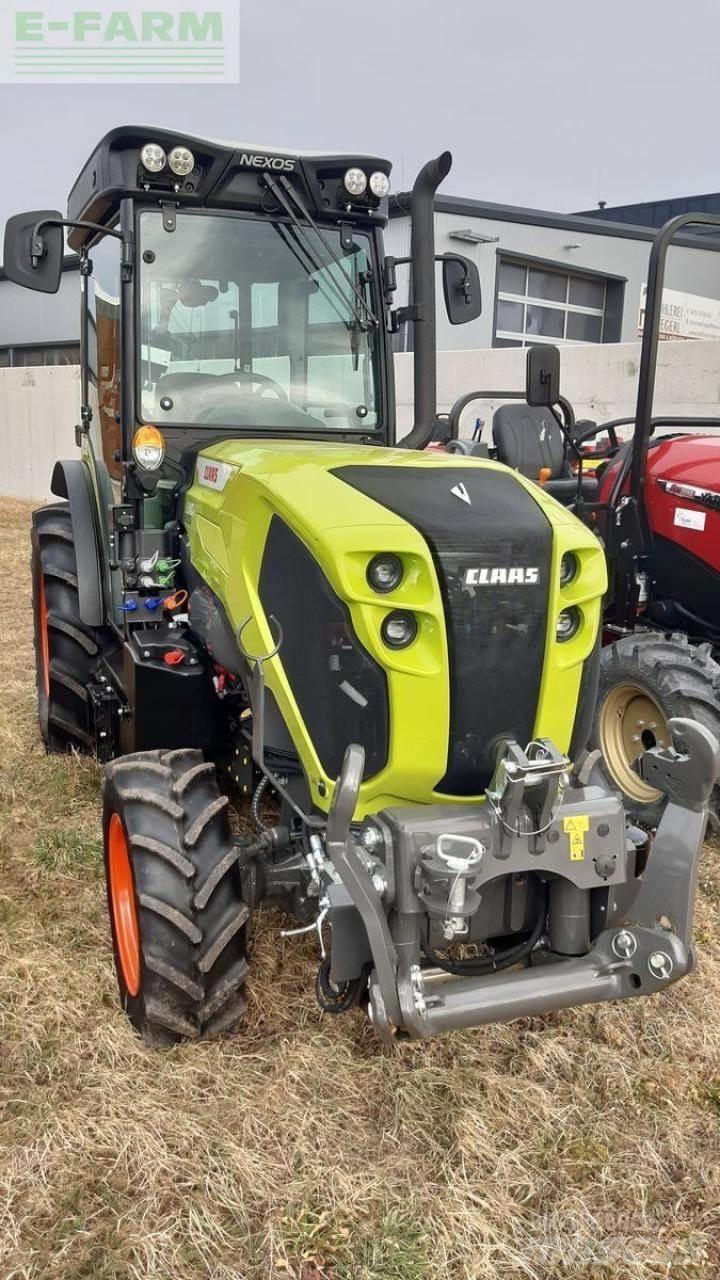 CLAAS nexos 240s 트랙터