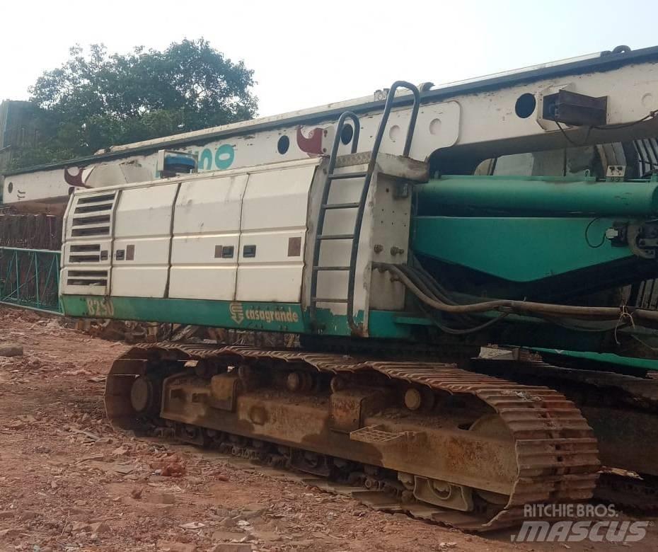 Casagrande B 250 말뚝설치기