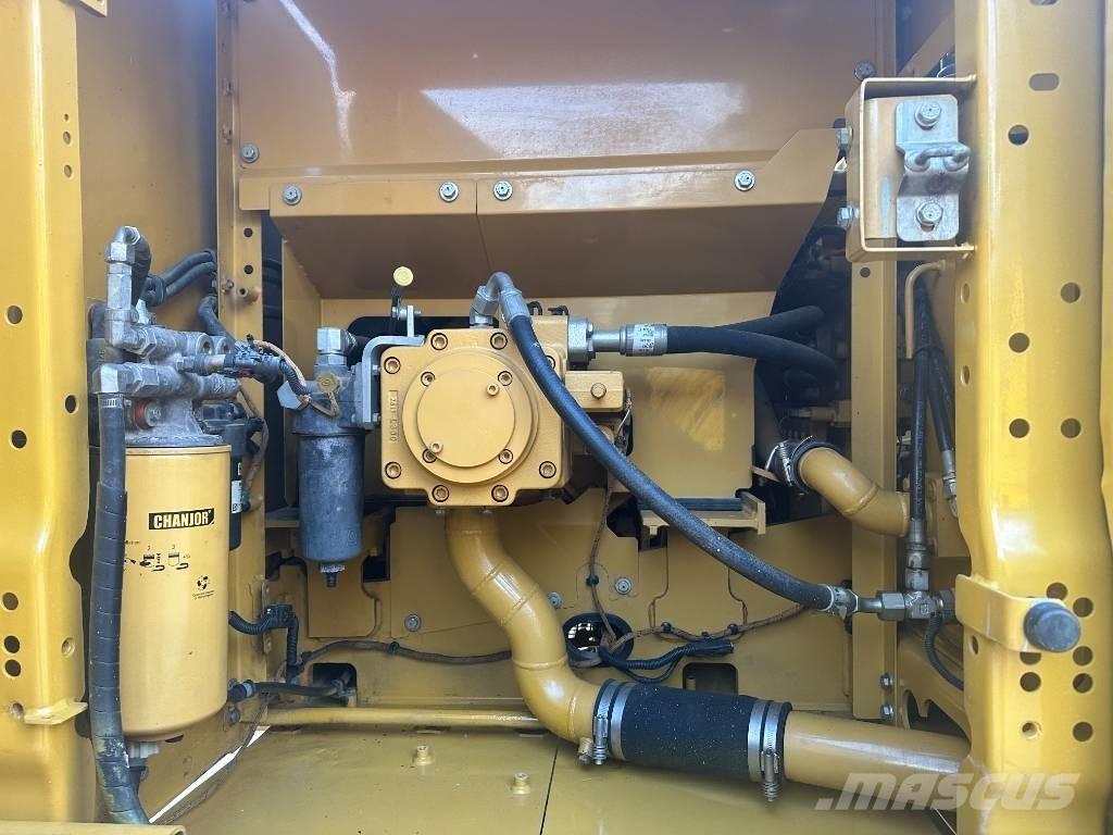CAT 320 GC 대형 굴삭기 29톤 이상