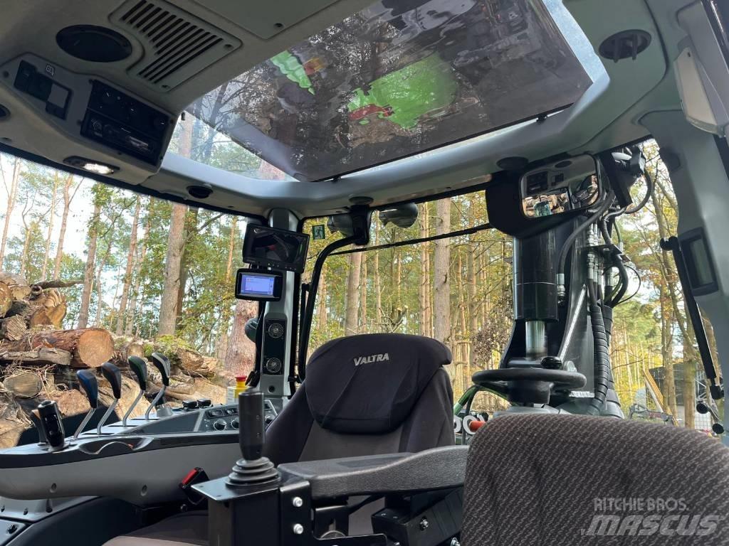 Valtra T214 Active 트랙터