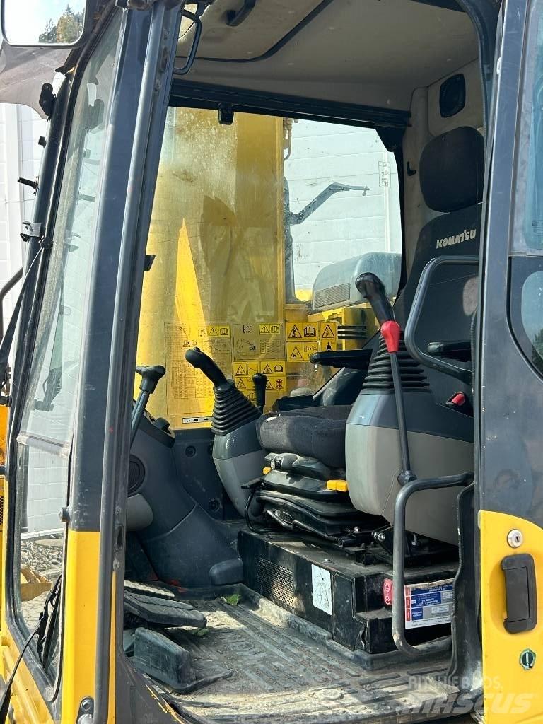 Komatsu PC 138-11 대형 굴삭기 29톤 이상