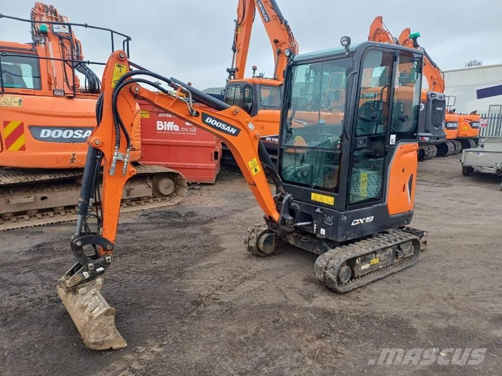Doosan DX 19 소형 굴삭기 7톤 미만
