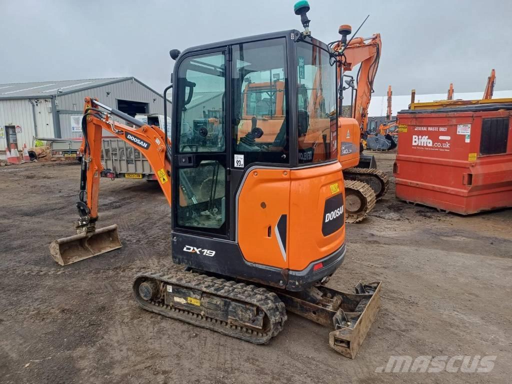 Doosan DX 19 소형 굴삭기 7톤 미만