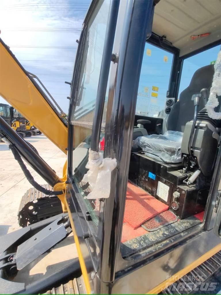 CAT 305.5 소형 굴삭기 7톤 미만