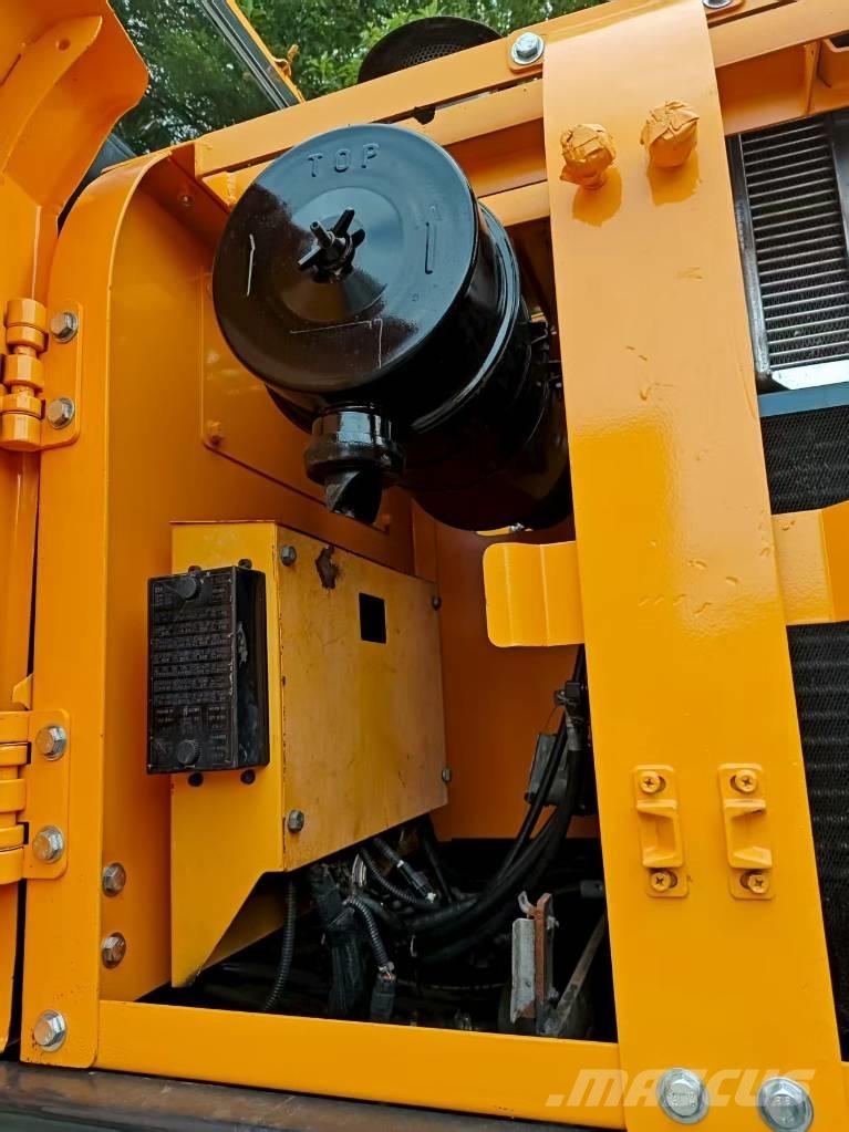 Hyundai r210w-9  휠 굴삭기