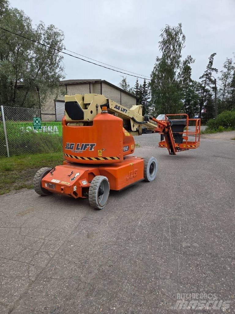 JLG E 400 AJPN 관절형 전동이동 리프트