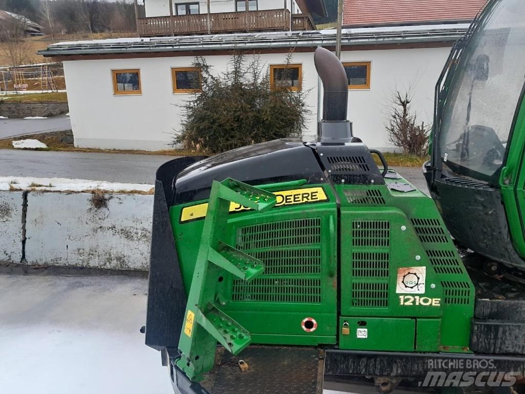 John Deere 1210 E 원목 포워더