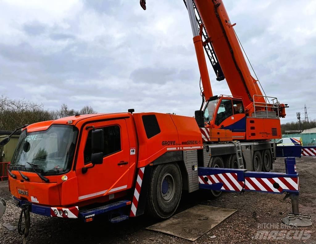 Grove GMK 5250 XL-1 타워 크레인
