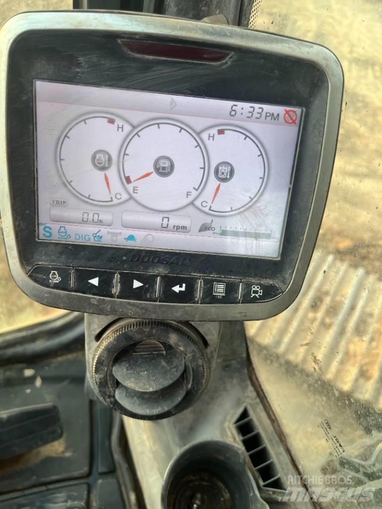 Doosan DX225LC-9C 대형 굴삭기 29톤 이상