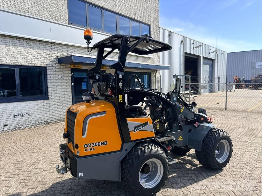 Giant G2300HD Xtra 미니 로더