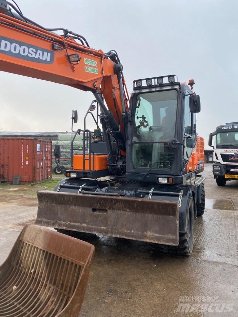 Doosan DX 140 W -5 A/T 크레인