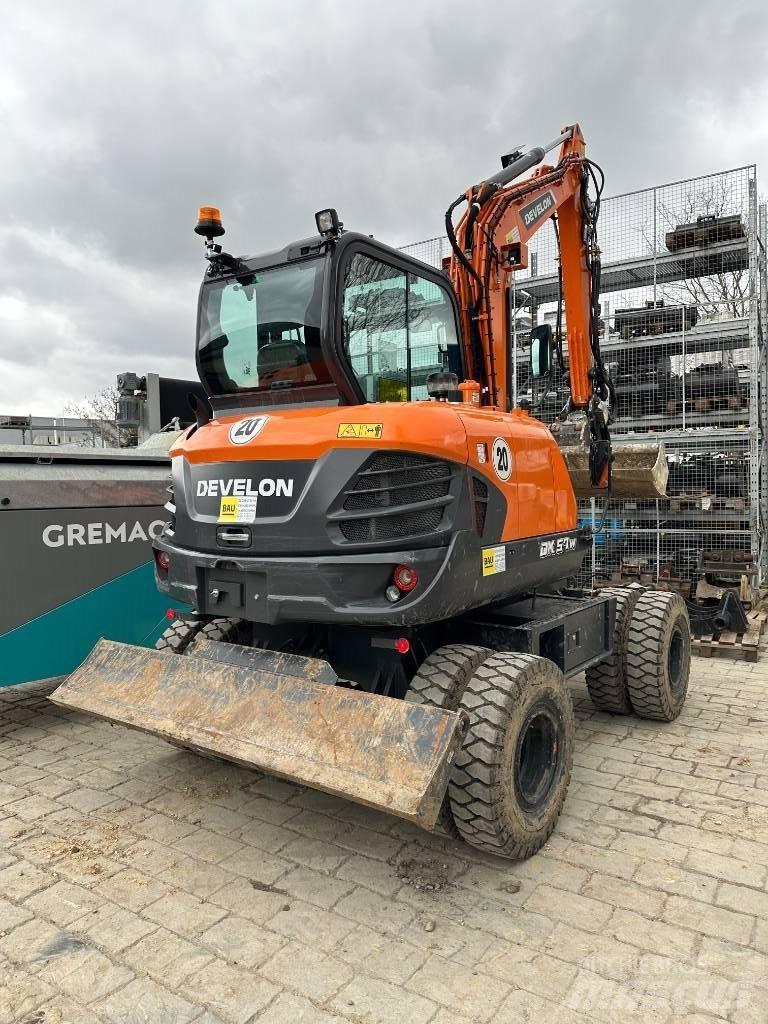 Develon DX 57 W-7  휠 굴삭기