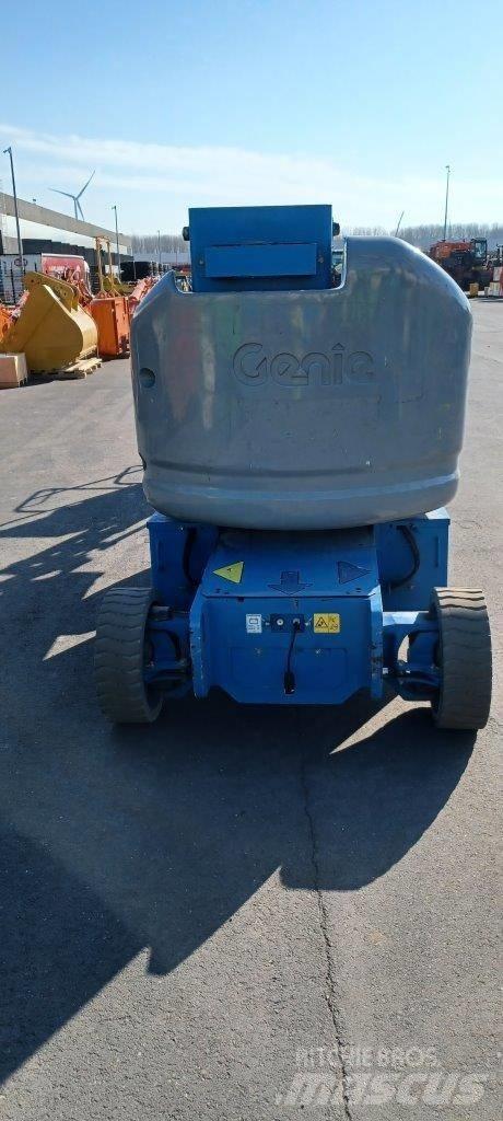 GENIE Z-40/23N RJ 관절형 전동이동 리프트