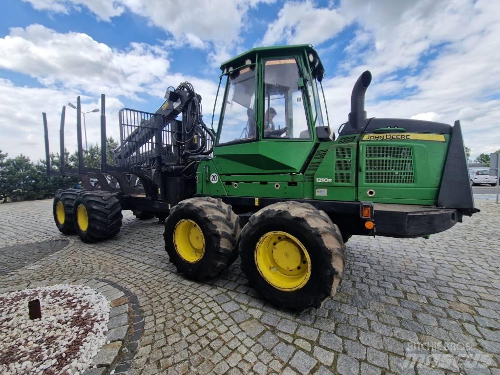 John Deere 1210 E 원목 포워더